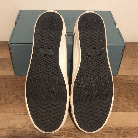 TOMS Canvas Sneakers - Picture 5 of 8